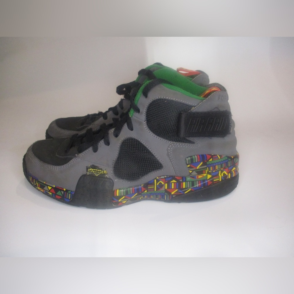 Nike air raid peace size 9